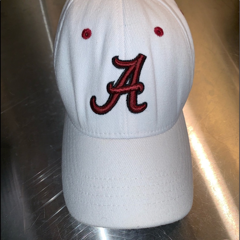 ALABAMA CRIMSON TIDE WHITE LOGO HAT Zephyr Z FIT